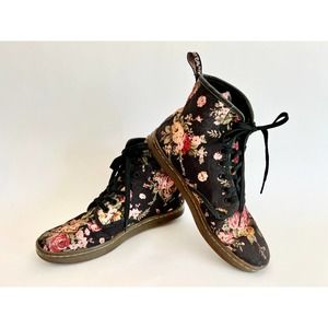 Dr Marten Black Floral Shoreditch Boot Size 8 Womens 39 EU